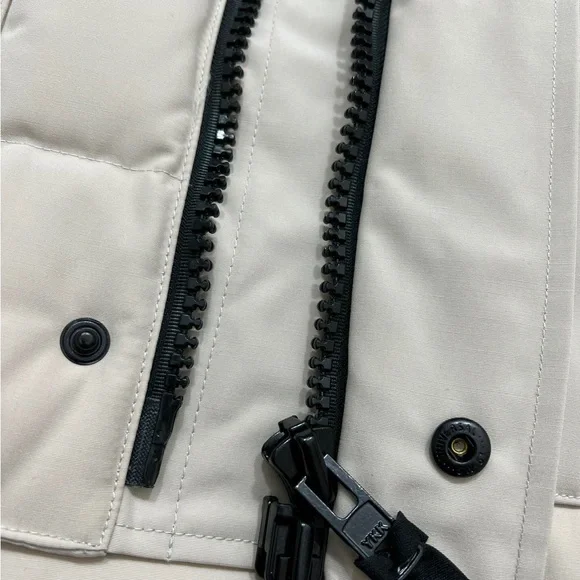 White Canada Goose Freestyle Vest Womens - Picture 7 of 7